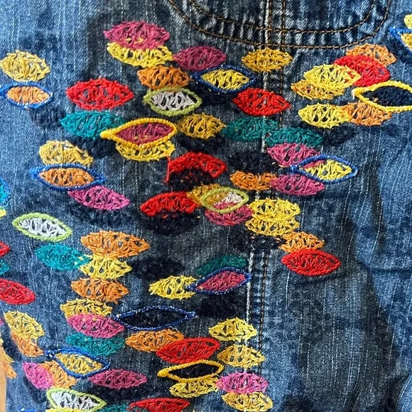 Chico’s size 2 sleeveless vest style embroidered denim top - Picture 9 of 9
